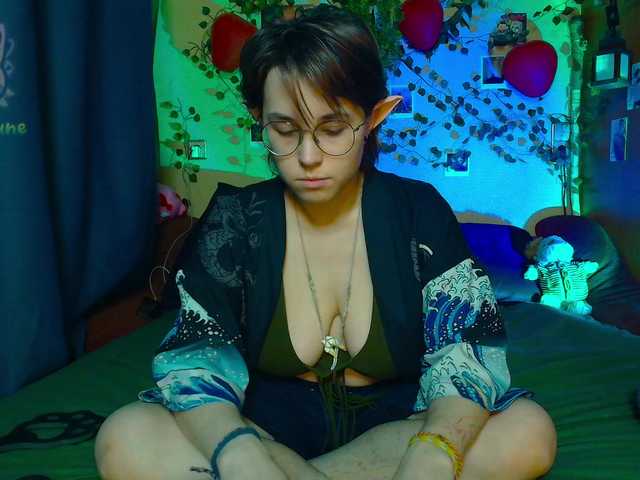 Tricky-Kitsune's BongaCams show and profile