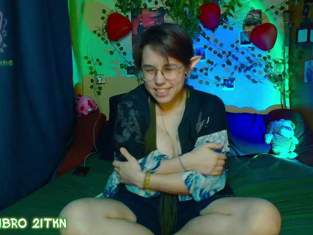 Tricky-Kitsune's BongaCams show and profile