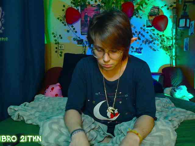 Tricky_Kitsune webcam