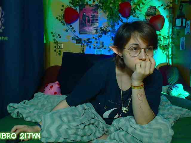 Tricky-Kitsune Live Webcam on BongaCams