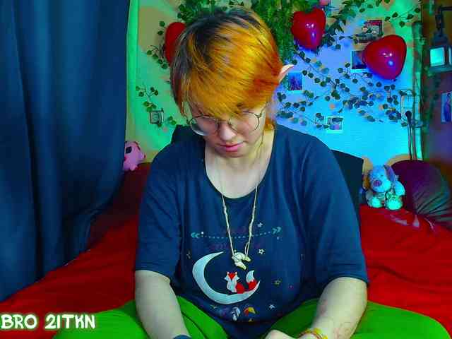 Tricky_Kitsune webcam