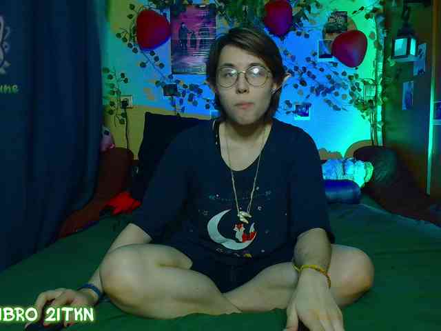 Tricky_Kitsune webcam