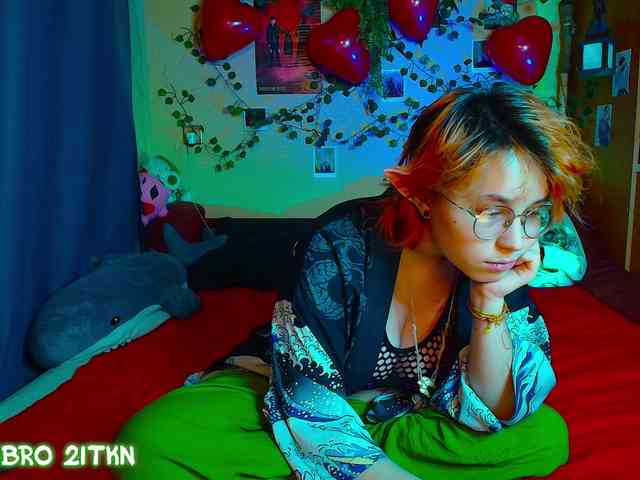 Tricky_Kitsune webcam