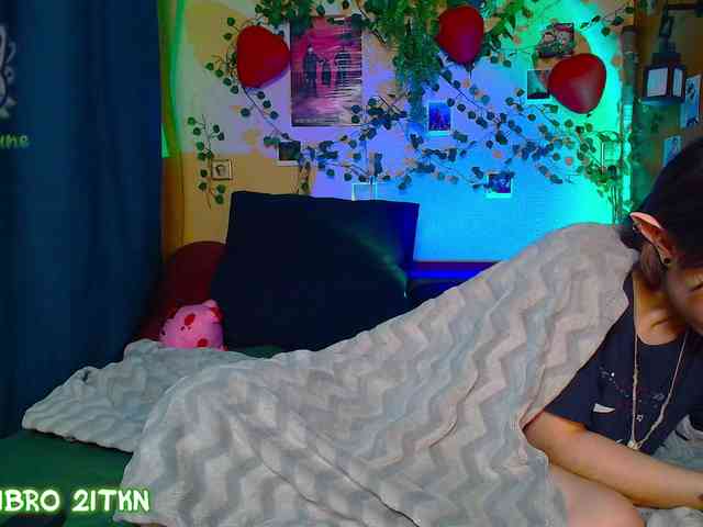 Tricky-Kitsune Live Webcam on BongaCams