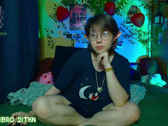 Tricky_Kitsune webcam