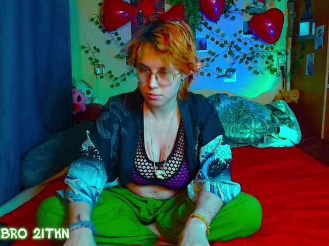 Tricky_Kitsune webcam