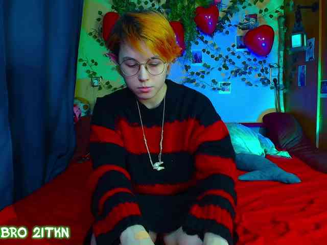 Tricky_Kitsune webcam