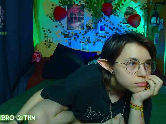 Tricky_Kitsune webcam