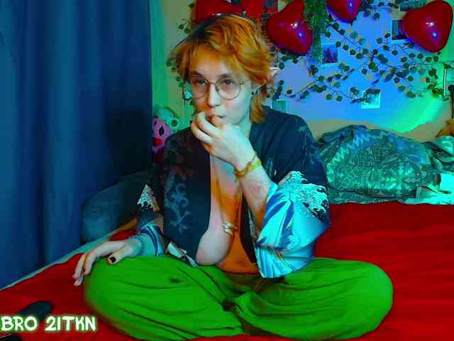 Tricky_Kitsune webcam