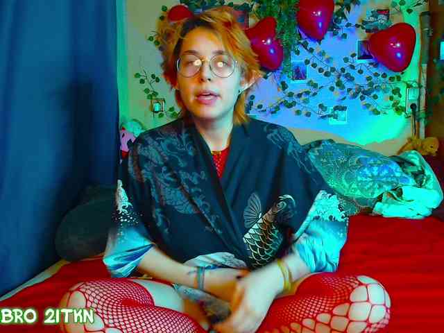 Tricky_Kitsune webcam