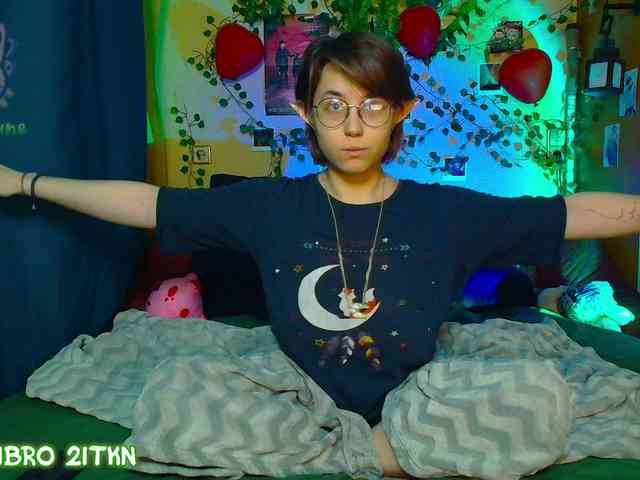 Tricky_Kitsune webcam