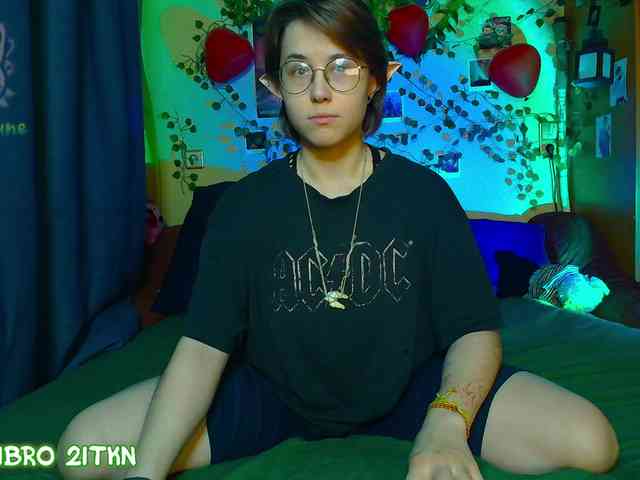 Tricky_Kitsune webcam