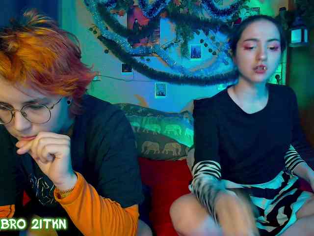 Tricky_Kitsune webcam