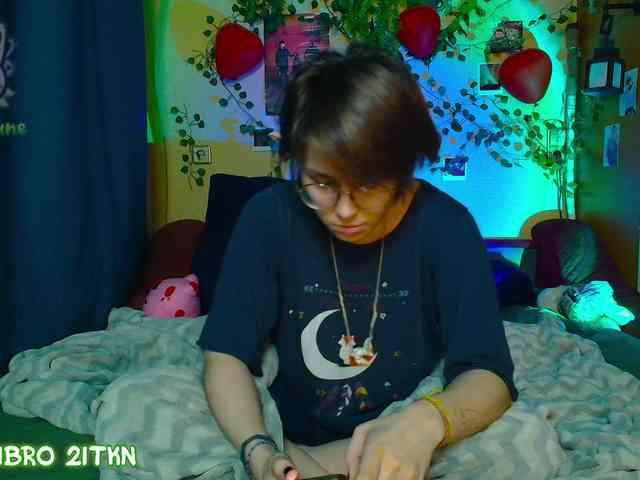 Tricky_Kitsune webcam