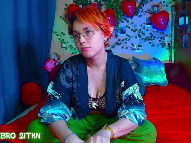 Tricky_Kitsune webcam