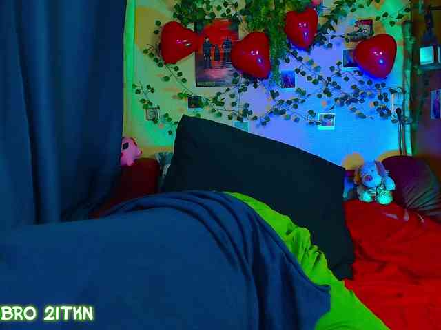 Tricky_Kitsune webcam