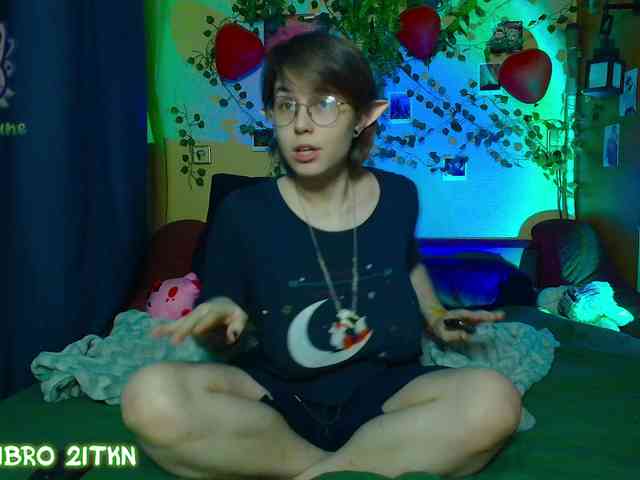 Tricky-Kitsune Live Webcam on BongaCams