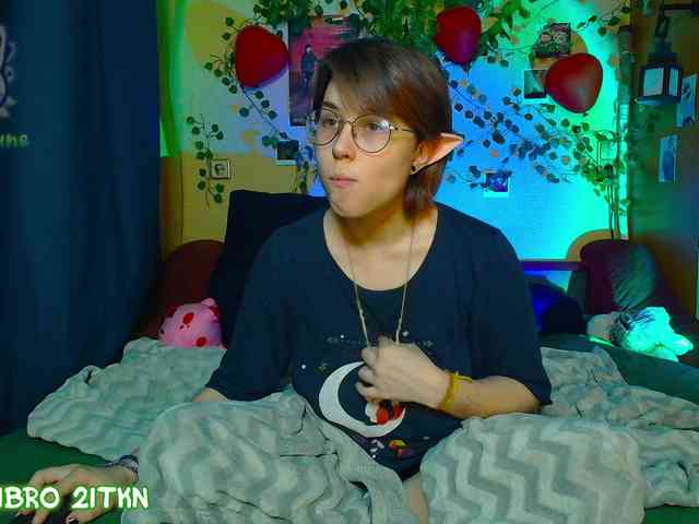 Tricky_Kitsune webcam