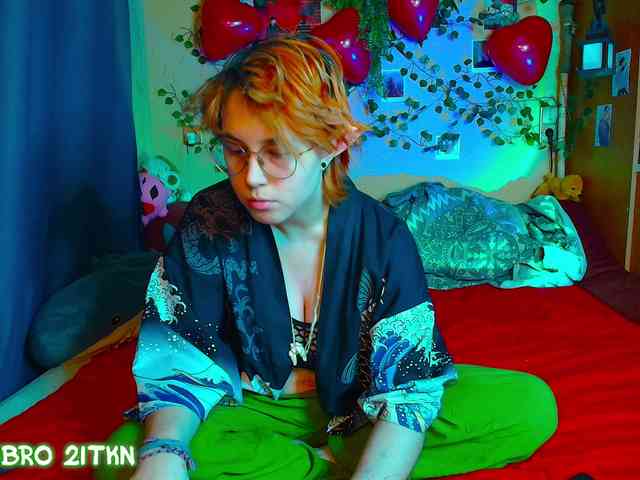 Tricky_Kitsune webcam