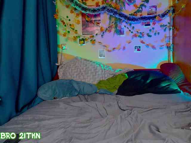 Tricky_Kitsune webcam