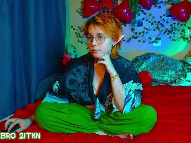 Tricky_Kitsune webcam