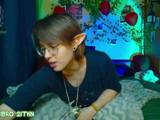 Tricky_Kitsune webcam