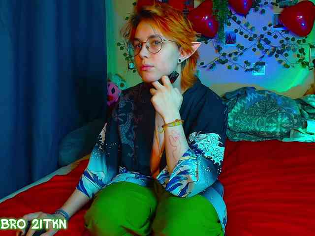 Tricky_Kitsune webcam