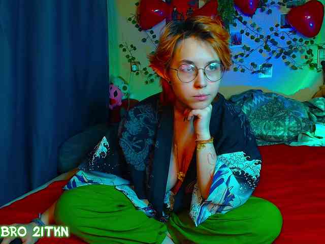 Tricky_Kitsune webcam