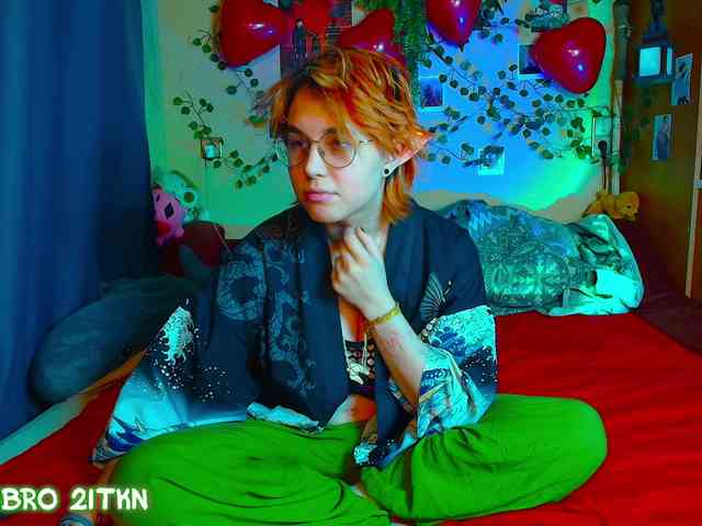 Tricky_Kitsune webcam