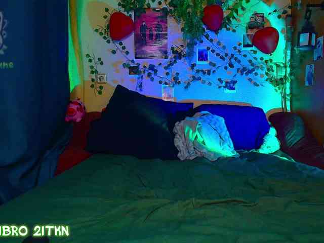 Tricky_Kitsune webcam