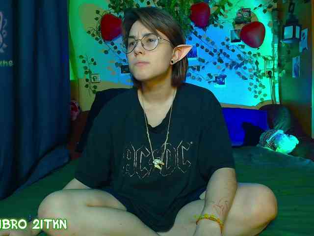 Tricky_Kitsune webcam