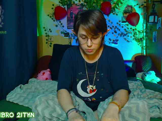 Tricky_Kitsune webcam