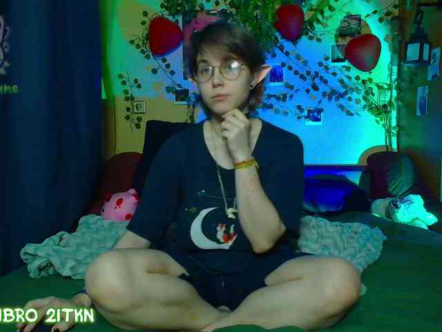 Tricky_Kitsune webcam