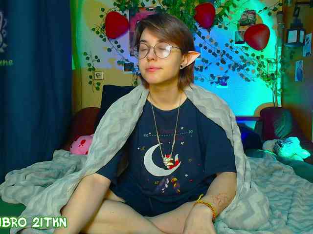 Tricky_Kitsune webcam