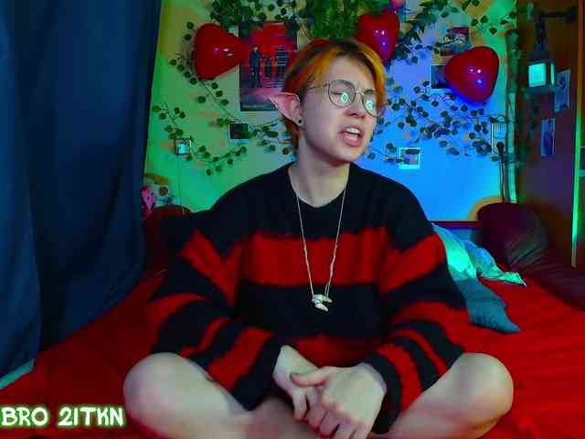 Tricky_Kitsune webcam