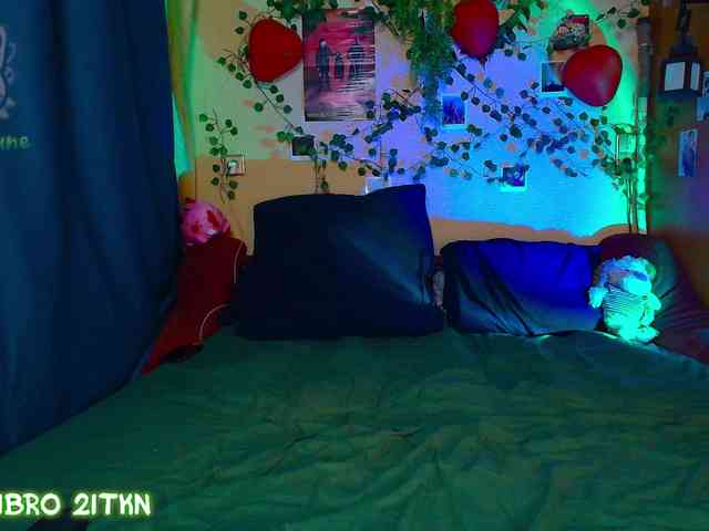 Tricky_Kitsune webcam