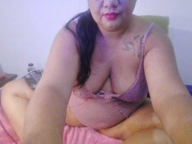 Carlabrasil's BongaCams show and profile