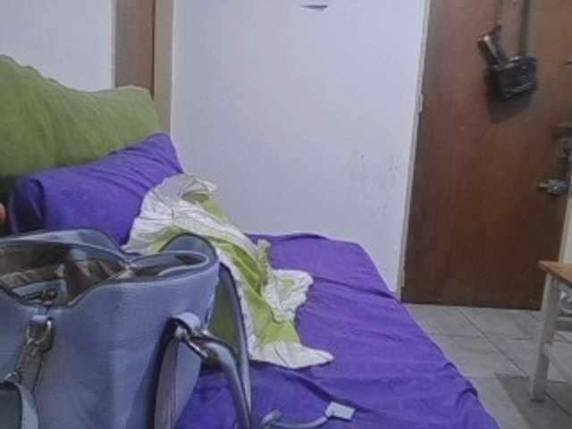 Carlabrasil's BongaCams show and profile