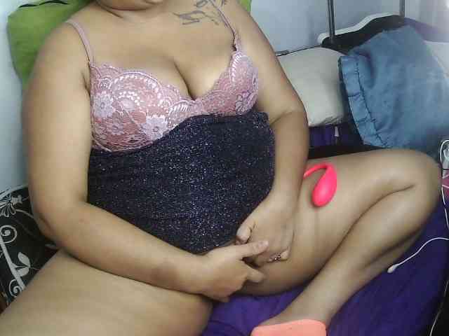 Domme_Carla_Brazil webcam