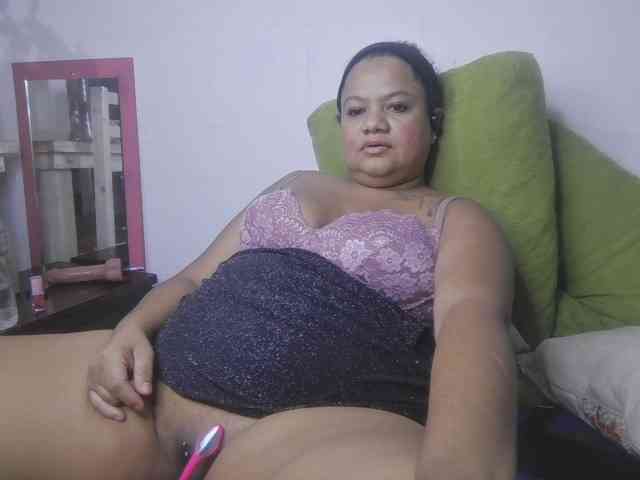 Domme_Carla_Brazil webcam