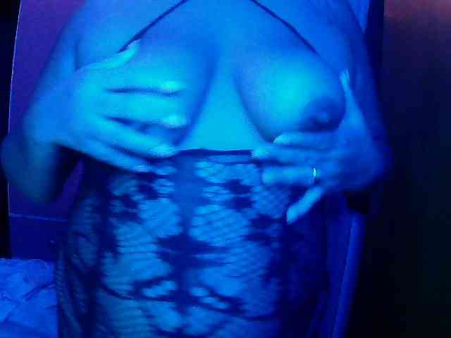 Domme_Carla_Brazil webcam