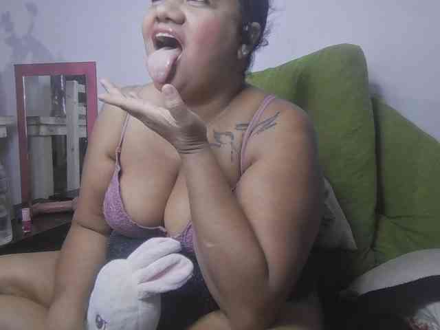 Domme_Carla_Brazil webcam