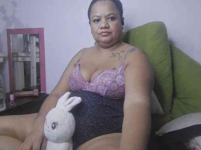 Domme_Carla_Brazil webcam