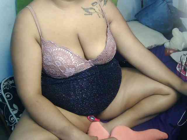 Domme_Carla_Brazil webcam