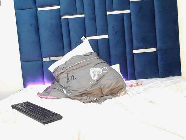 Alana-Jonness webcam