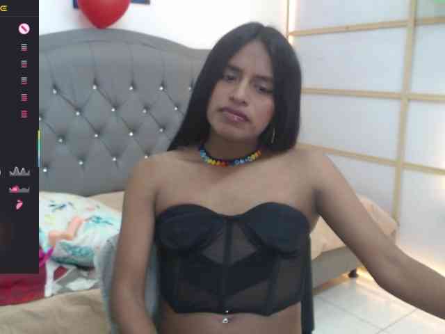 enyelin Live Webcam on BongaCams