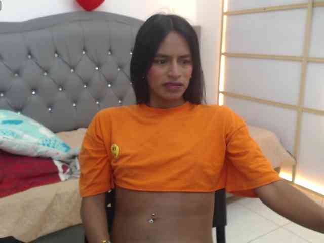 enyelin Live Webcam on BongaCams