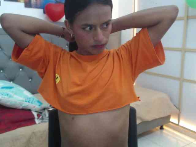 enyelin Live Webcam on BongaCams