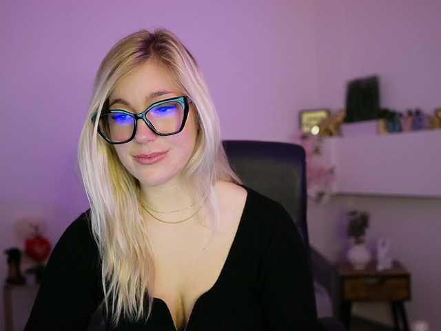 leokitty's BongaCams show and profile