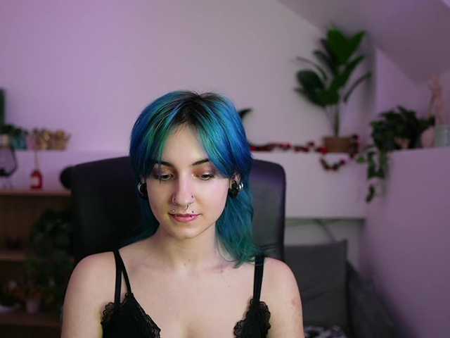 leokitty live cam profile
